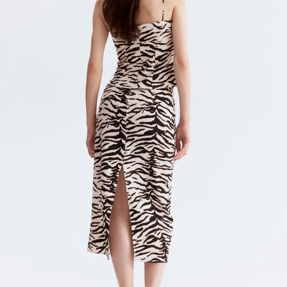 H&M Cream and Black Zebra Print Skirt